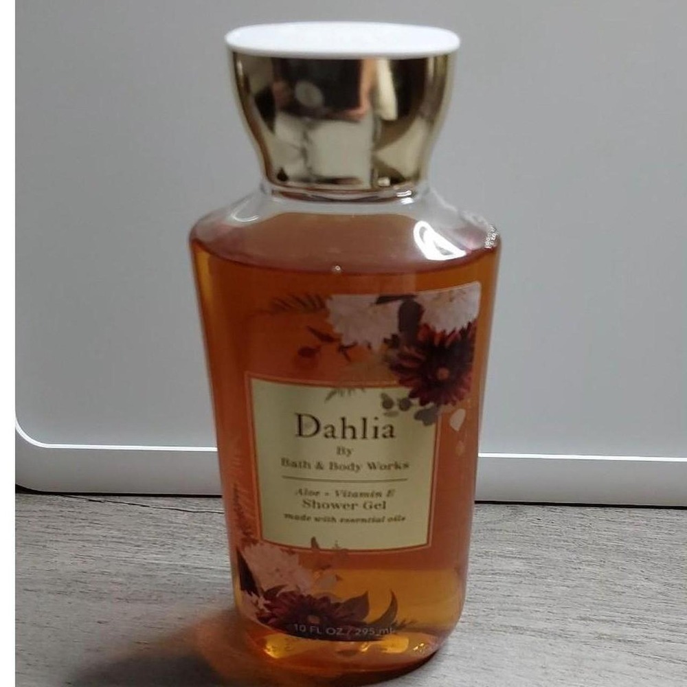 Bath & Body Works Dahlia Shower Gel 10oz Aloe Vitamin E Floral Fragrance NEW